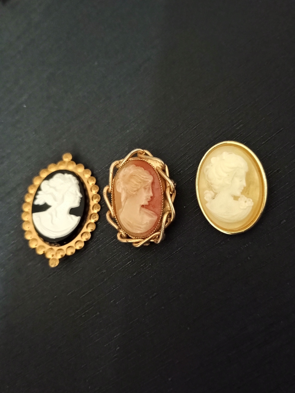 Vintage Cameo Brooch Necklace Set - Gold, Black, Coral